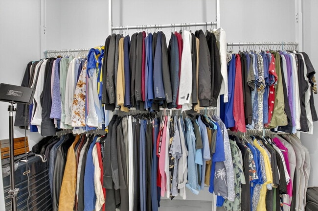 Building Photo - 711 NE 6th St