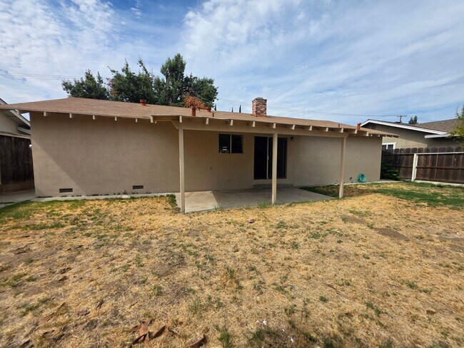 Building Photo - 240 Pedras Rd