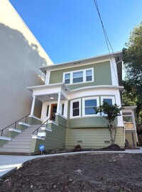 Building Photo - REMODELED 2200sf 4BR/3BA Home Adams Point ...