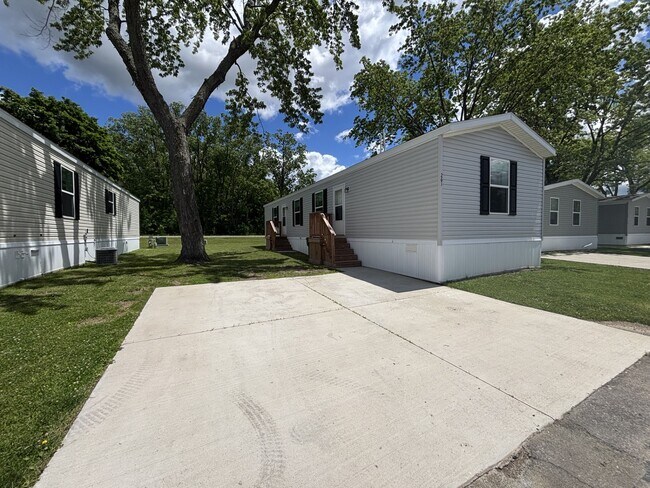 Building Photo - 261 Cambridge Dr