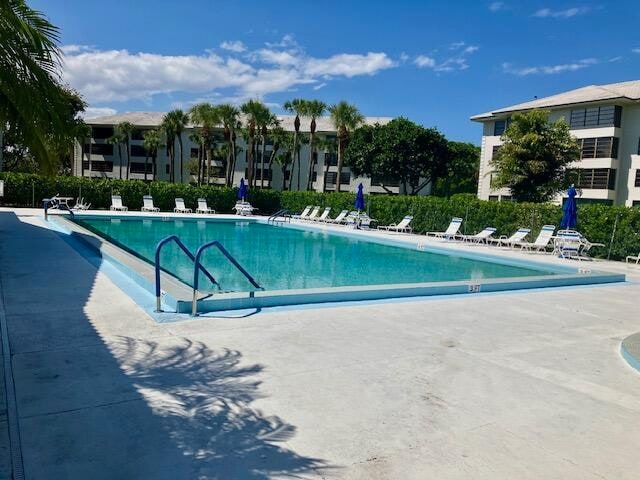 Building Photo - 3635 Whitehall Dr