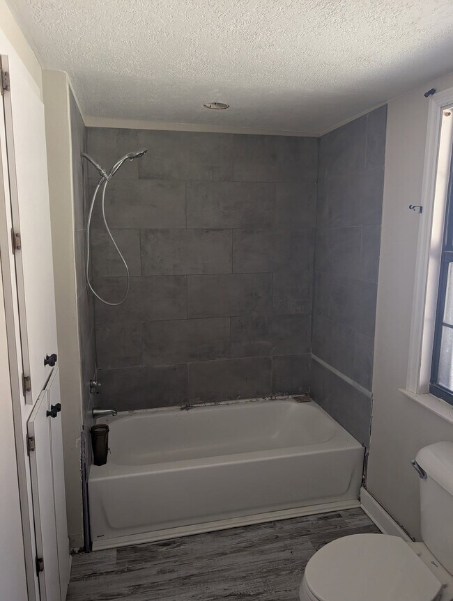 Building Photo - 6060 E Forest Trail Dr