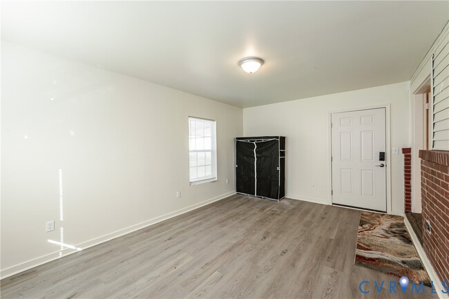 Building Photo - 2604 Sunnybrook Rd