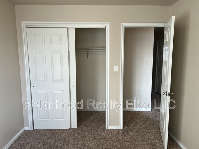 Building Photo - 1640 Winchester Dr