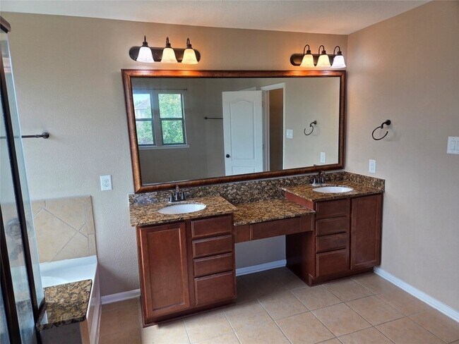 Building Photo - 19510 Dunlay Springs Dr