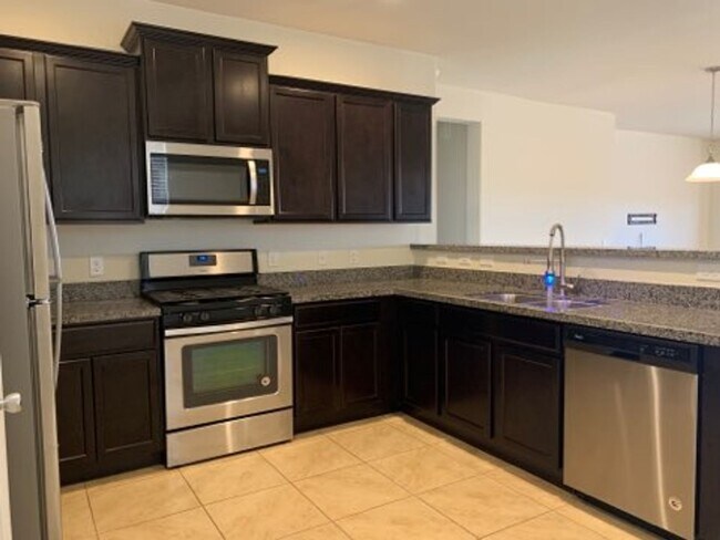 Building Photo - 12872 N White Fence Way