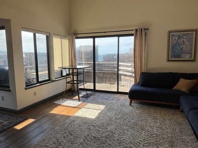 Primary Photo - Ocean View Condo in Monterey 1 Bedroom/1 Bath