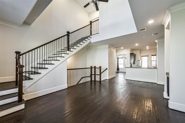 Building Photo - 1049 W 22nd St