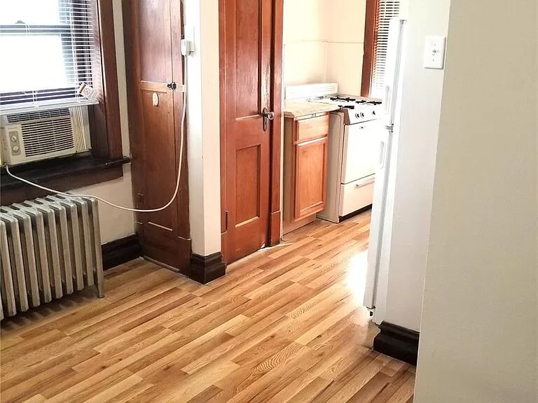 Building Photo - 3844 Wilmington Ave