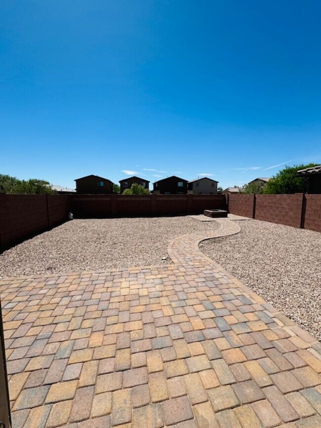 Building Photo - Northwest/ Marana- 5 Bedroom/ 3 Bathroom h...