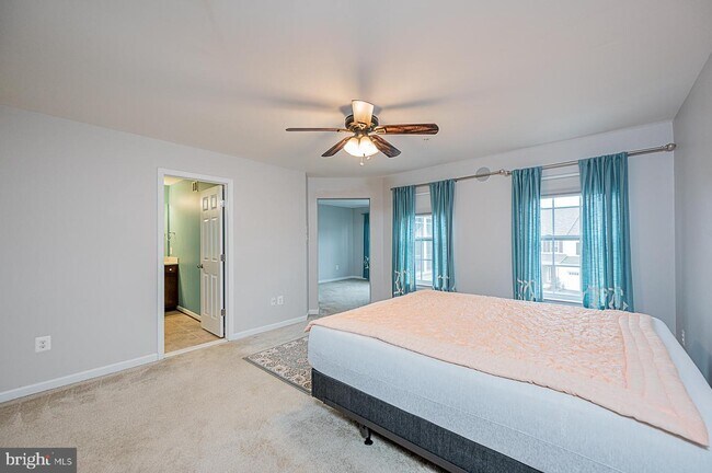Building Photo - 6748 Green Mill Way