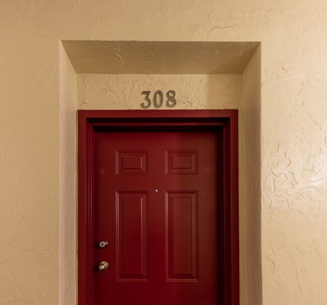 Building Photo - Large One Bedroom One and half bath Loft A...