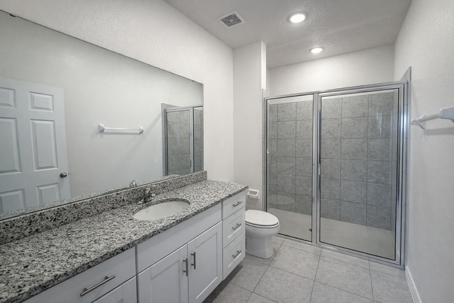 Building Photo - Charming 3-Bed Oasis with Elegance in Haines City!