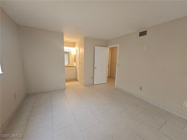 Building Photo - 4030 Coronado Pkwy