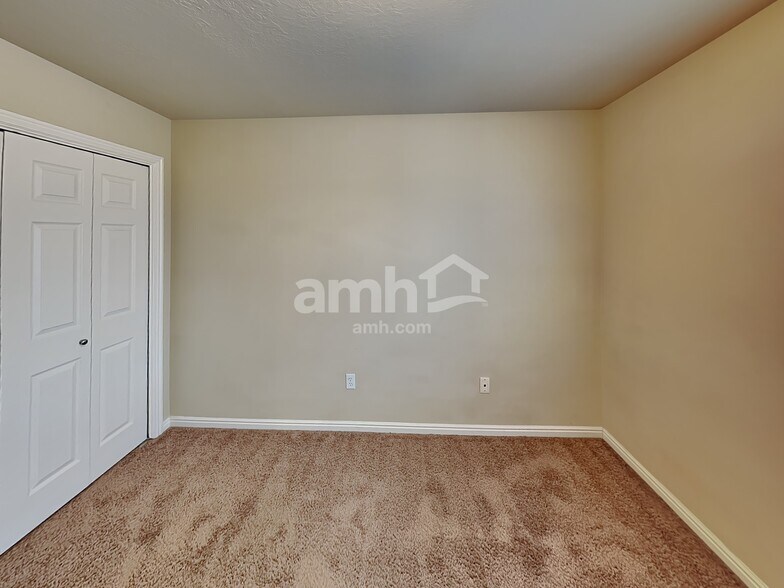 Building Photo - 5252 S 4300 W