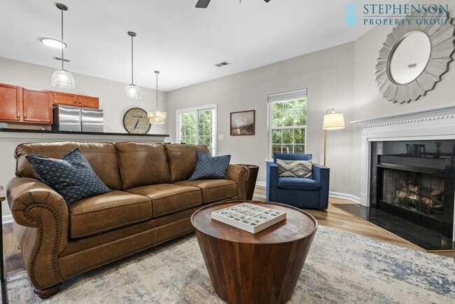 Building Photo - Furnished Rental! STR