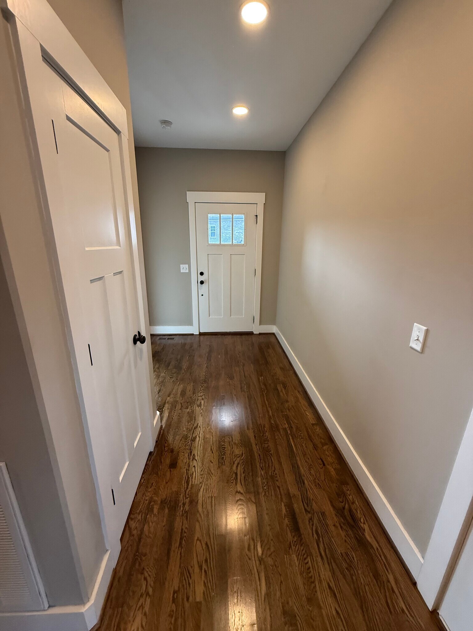 Building Photo - 1124 Cross Pointe Dr