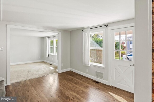 Building Photo - 2201 Alvin Ave