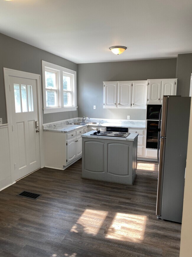 Building Photo - 1441 Luce St