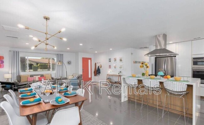 Building Photo - 2241 E Finley Rd