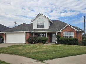 Building Photo - 6605 NW Willow Tree Cir