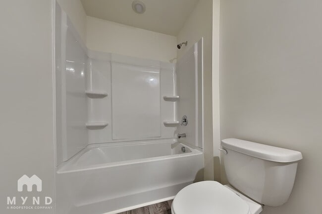 Building Photo - 3015 Fulong Dr
