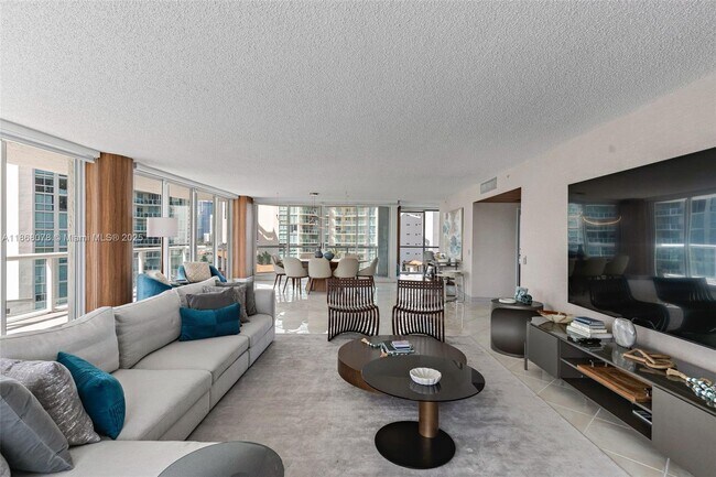 Building Photo - 16400 Collins Ave
