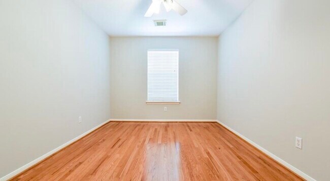 Building Photo - 4742 Stoney Point Ct
