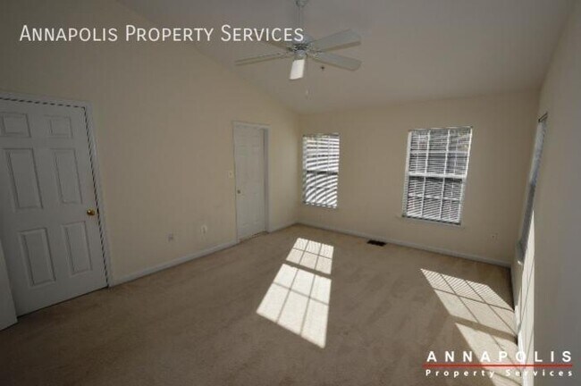 Building Photo - 2123 Hideaway Ct