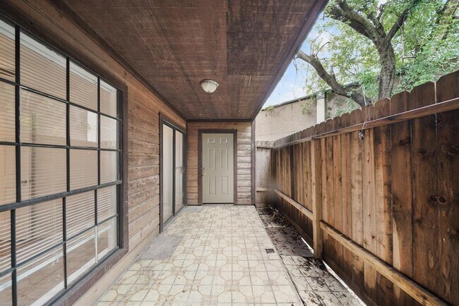 Building Photo - 10912 Gulf Fwy