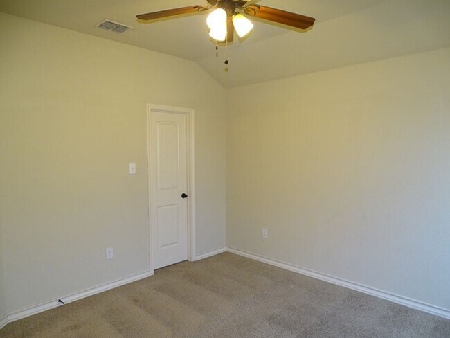 Building Photo - 7117 Micayla Cv