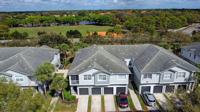 Building Photo - 3070 Grandiflora Dr