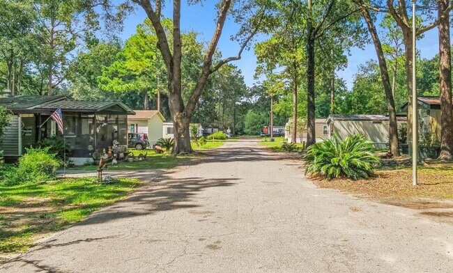 Building Photo - 304 Deer Run Dr