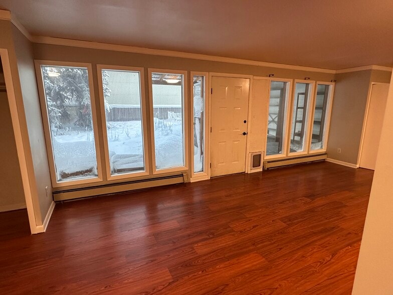 Building Photo - 150 Charles St