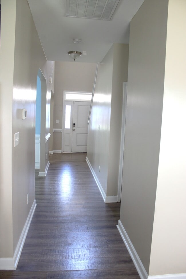 Building Photo - 2143 Stafford Dr