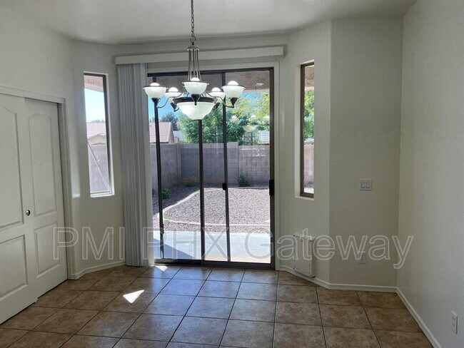 Building Photo - 4196 S Mariposa Dr
