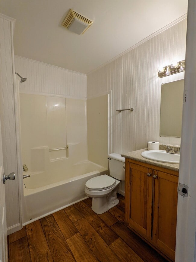 Building Photo - 315 Orange St