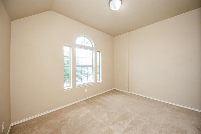 Building Photo - 4019 Windmill Creek Dr