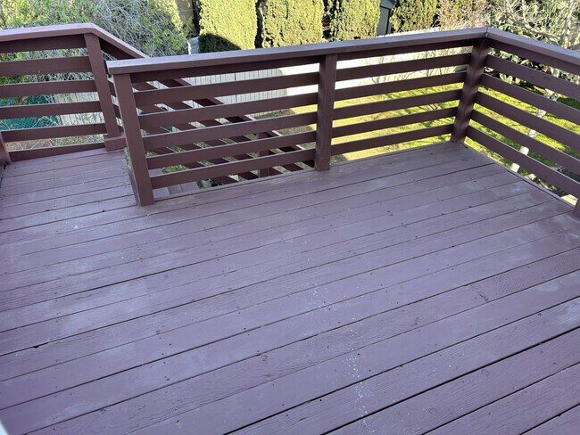 Building Photo - Spacious Remodeled Victorian Unit