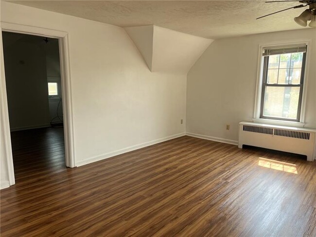 Building Photo - 5917 Walnut St