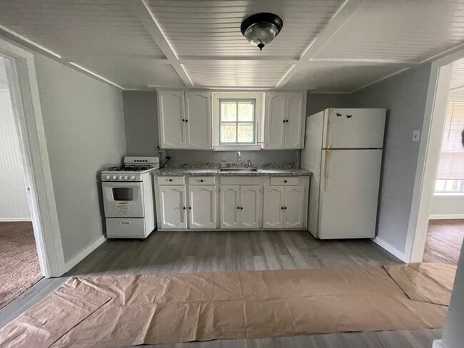 Building Photo - 250 S Dunbar Ln