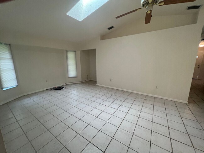 Building Photo - $1,696 - Annual Rental * 3 Bed / 2 Bath * Single Family House - Port Charlotte - Available 4/15/26