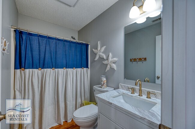 Building Photo - FULLY FURNISHED OFF-SEASON MONTHLY RENTAL - AVAILABLE TO START NOV 10TH