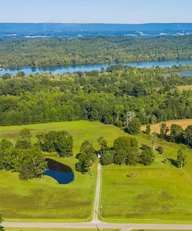 Building Photo - SINGLE FAMILY HOME