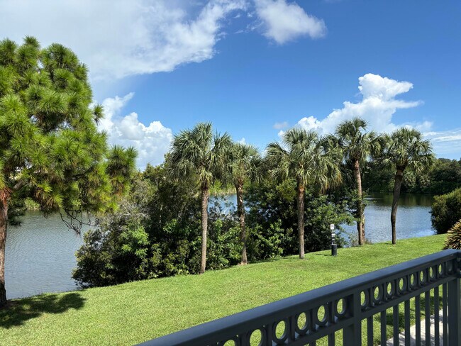 Building Photo - 2048 Alta Meadows Ln