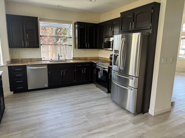 Building Photo - 32256 Ashley Way