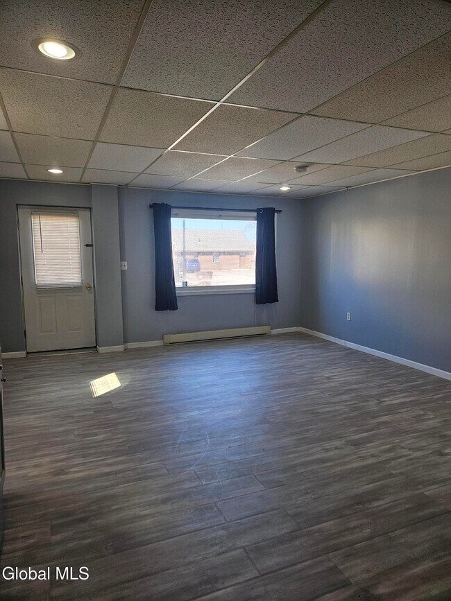 Building Photo - 38 Main St