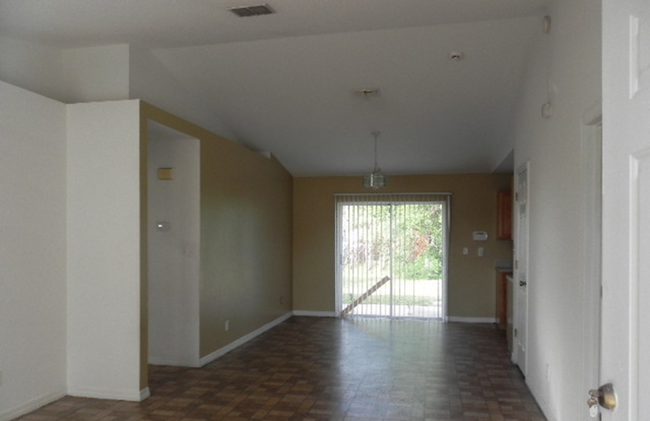 Building Photo - Single Family Home in BVL, Kissimmee