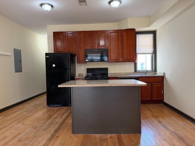 Building Photo - 1911 N Gratz St