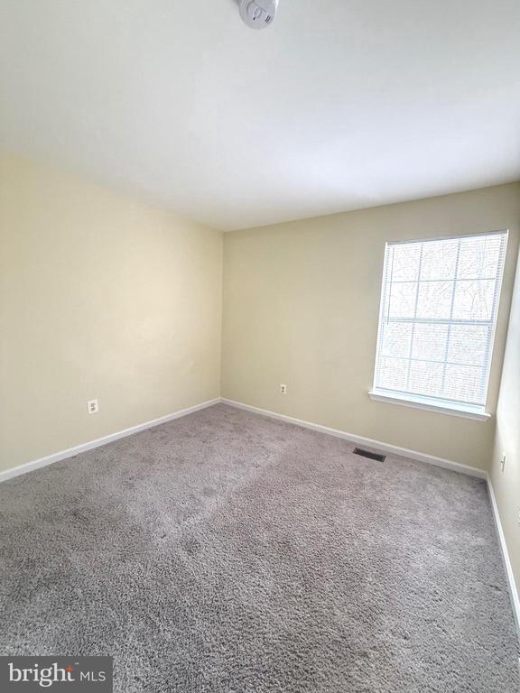 Building Photo - 409 Wind Ridge Dr